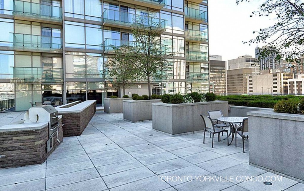 18 Yorkville rooftop terrace with bbq